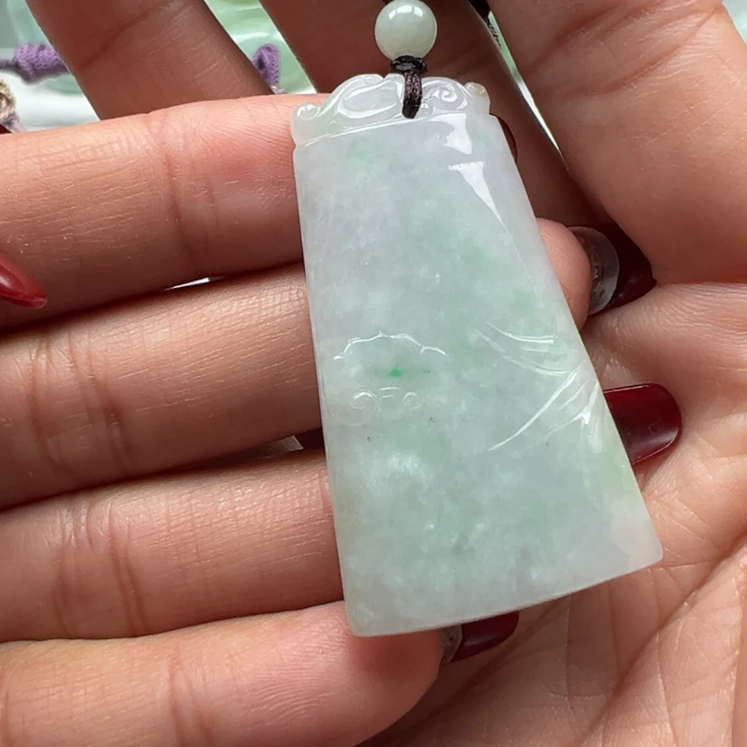 翡翠颈饰未镶嵌节节高