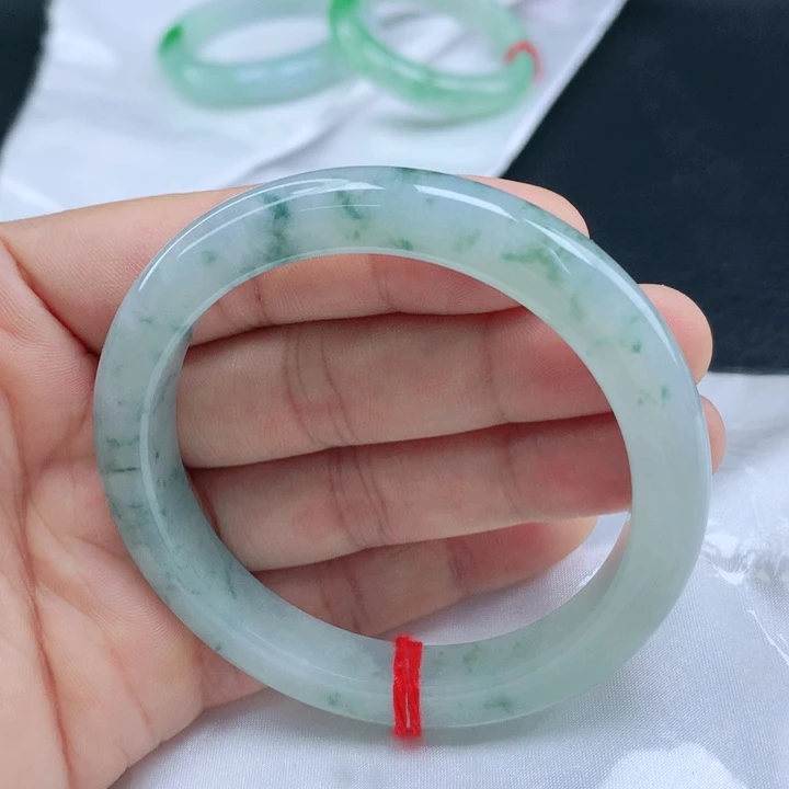 翡翠手镯未镶嵌55+飘花翡翠手镯