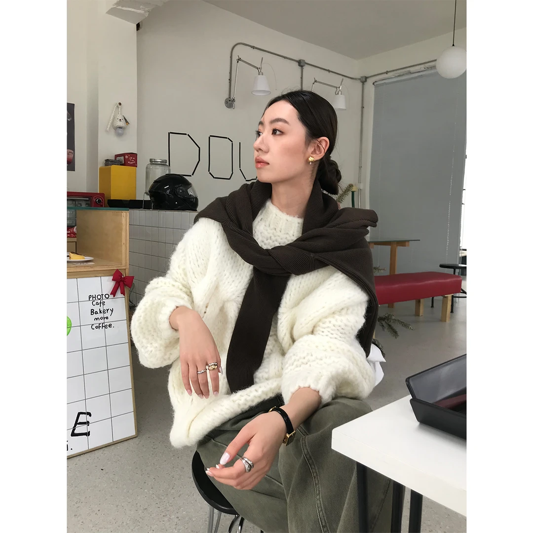 【塞尚画笔】简奢白色针织衫高级感复古宽松圆领毛衣 M28898GK44