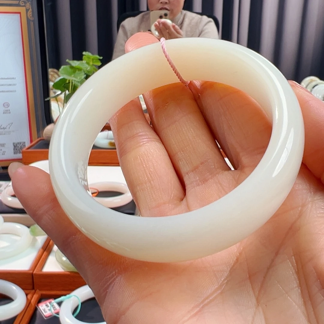 和田玉芭莎老料手镯卡58（福利）未镶嵌