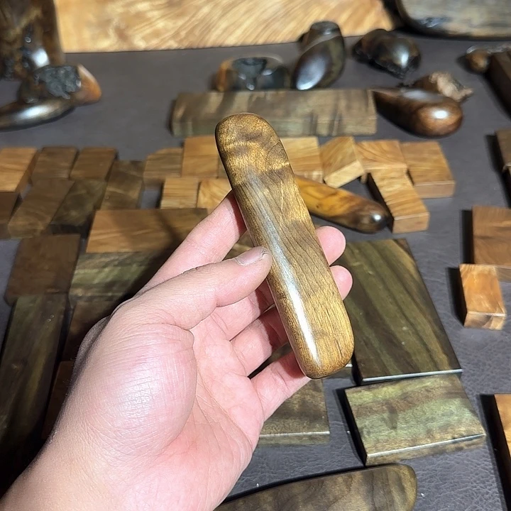 林***往阴沉木直播间一物一拍截图