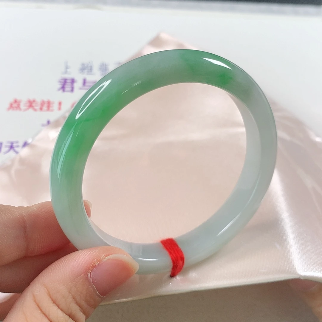 翡翠手镯未镶嵌①⑥⑥