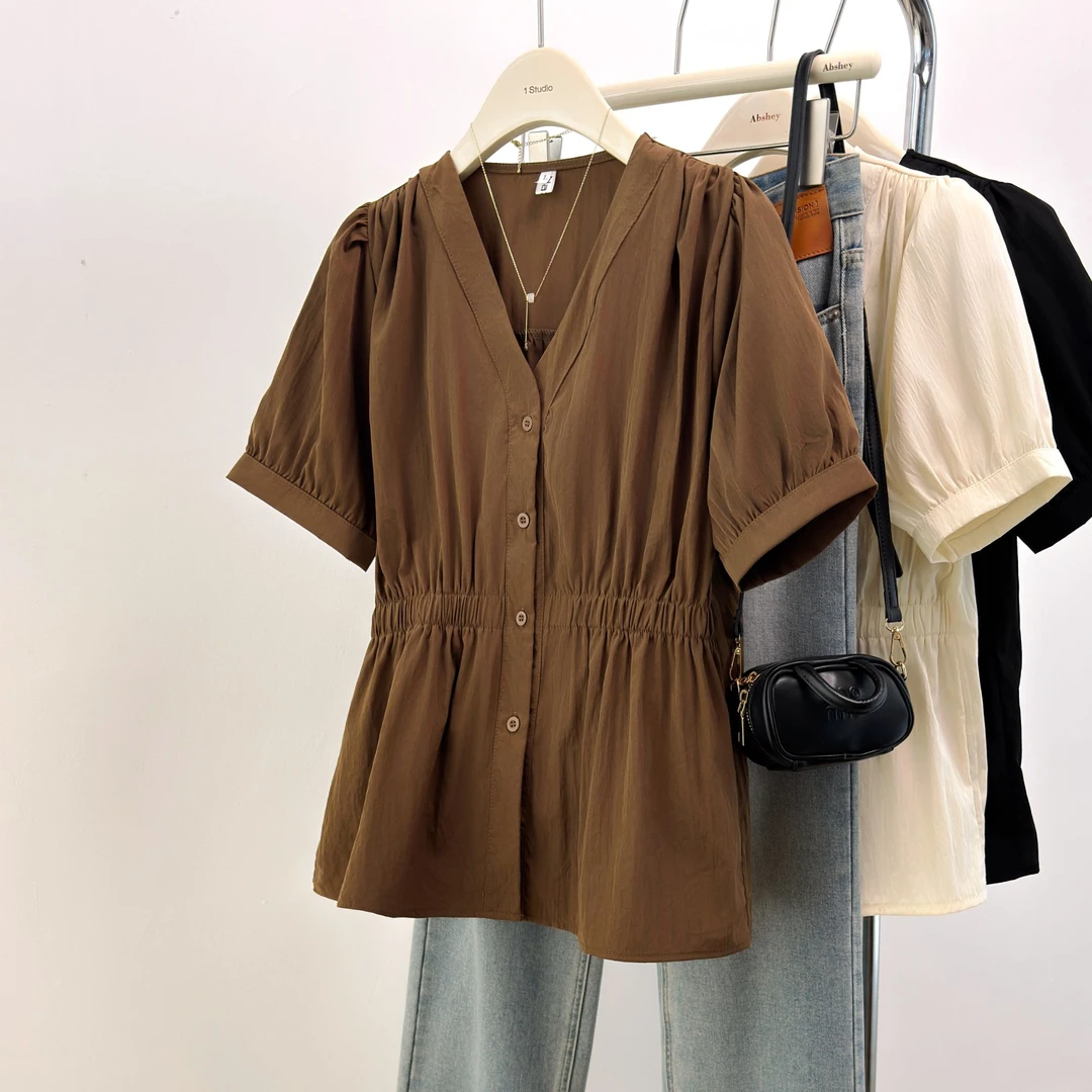 夏季短袖纯色V领大码衬衫女胖mm宽松遮肚时尚上衣显瘦百搭衬衣女