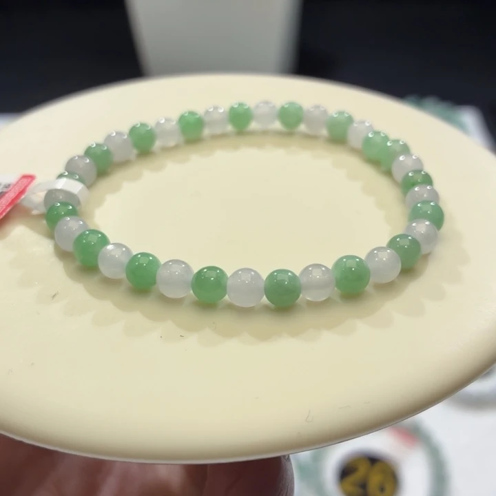 翡翠未镶嵌手链卡5.4