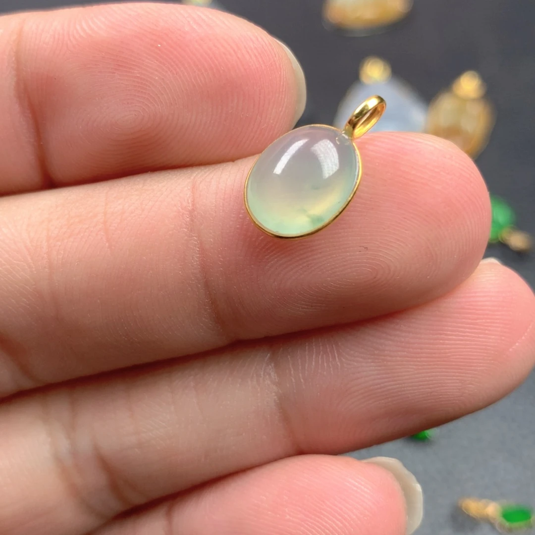 【闪购商品】颈饰18K金镶嵌翡翠翡翠