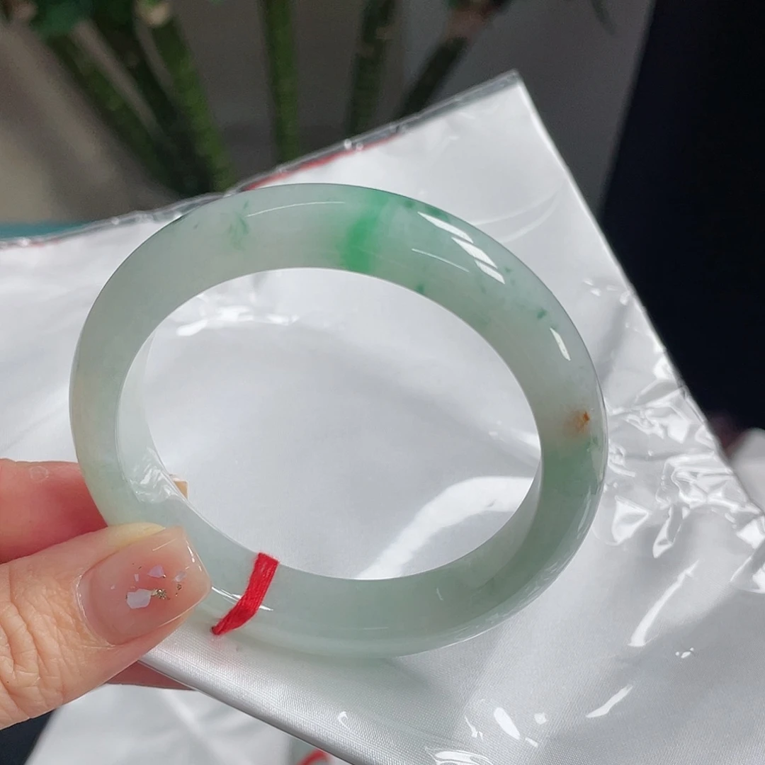 翡翠手镯未镶嵌缅甸翡翠