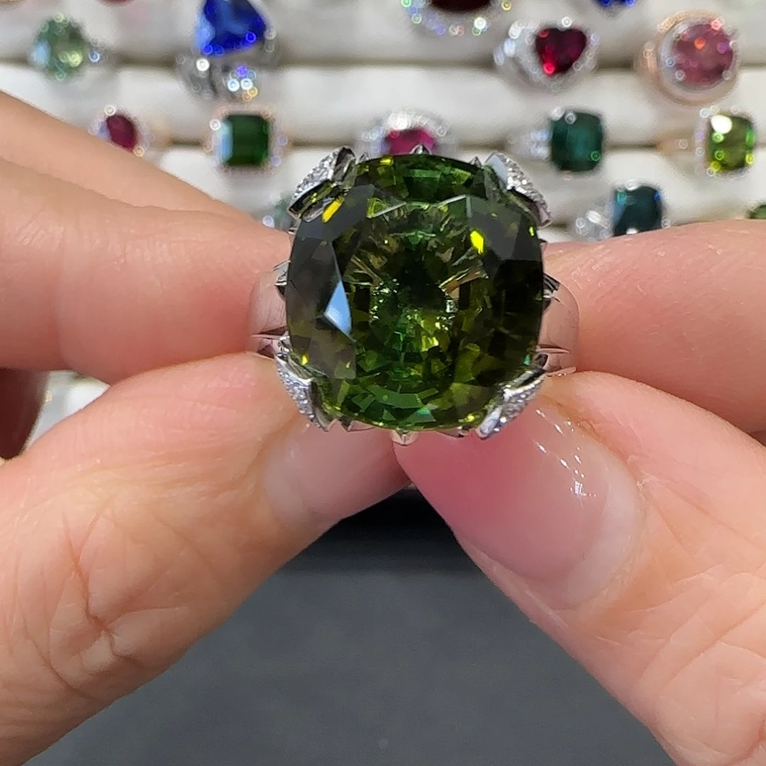 18K金镶嵌戒指碧玺13.3ct