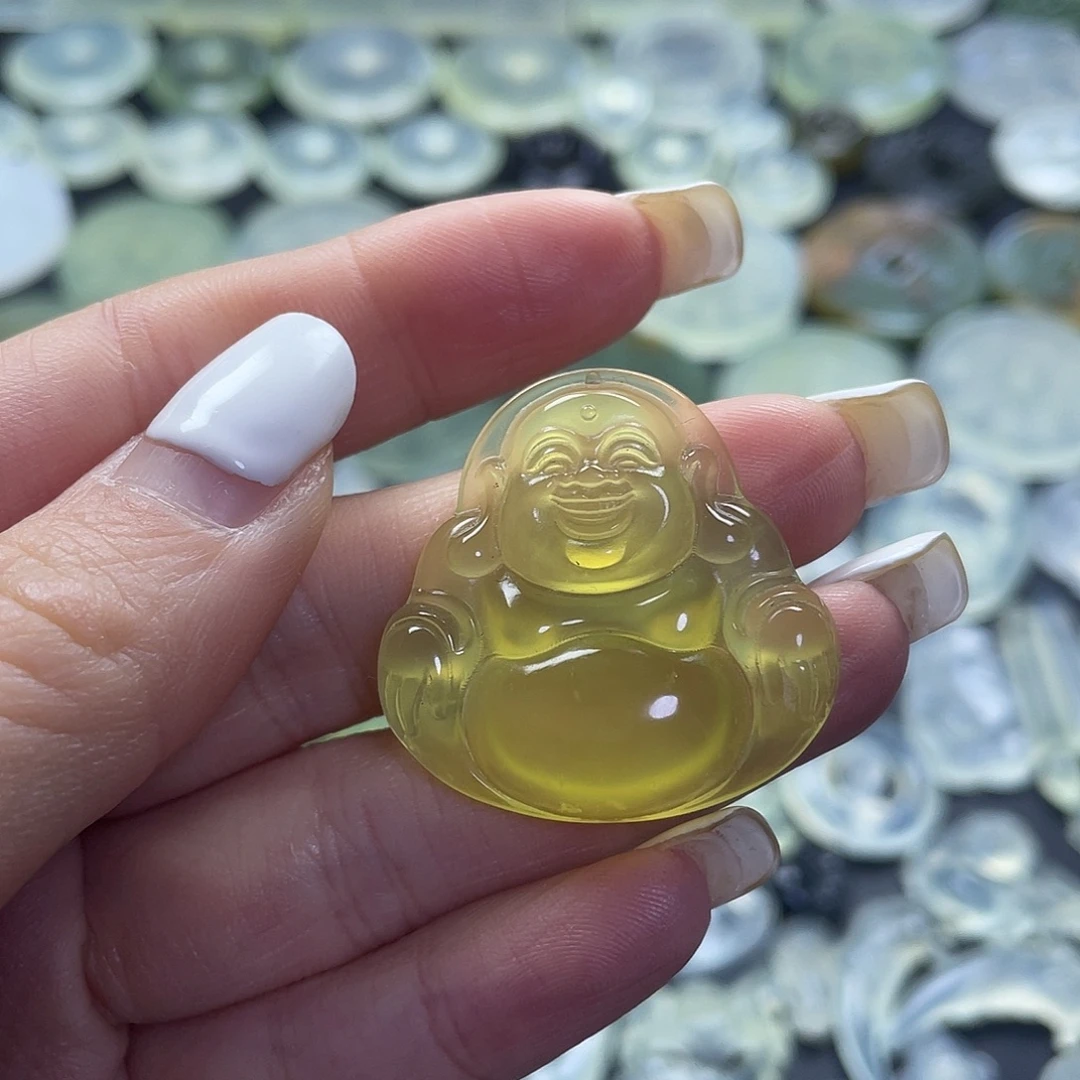 岫玉未镶嵌颈饰肚佛