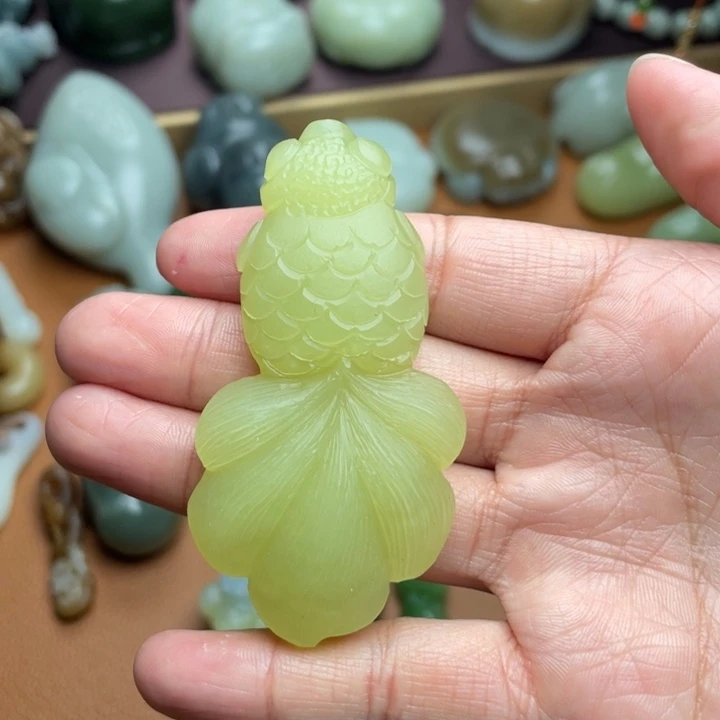 【闪购商品】颈饰未镶嵌和田玉上新浓黄口大鱼