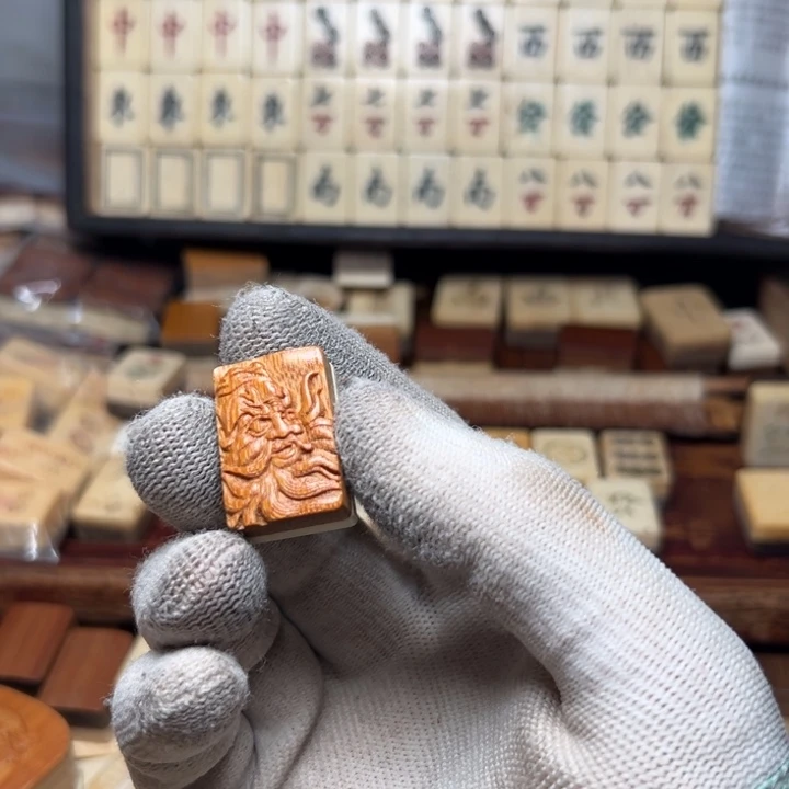 境***转实心竹雕刻手把件