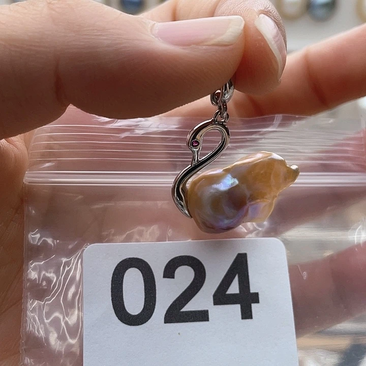 未镶嵌天然珍珠。  漏 漏 漏淡水珍珠