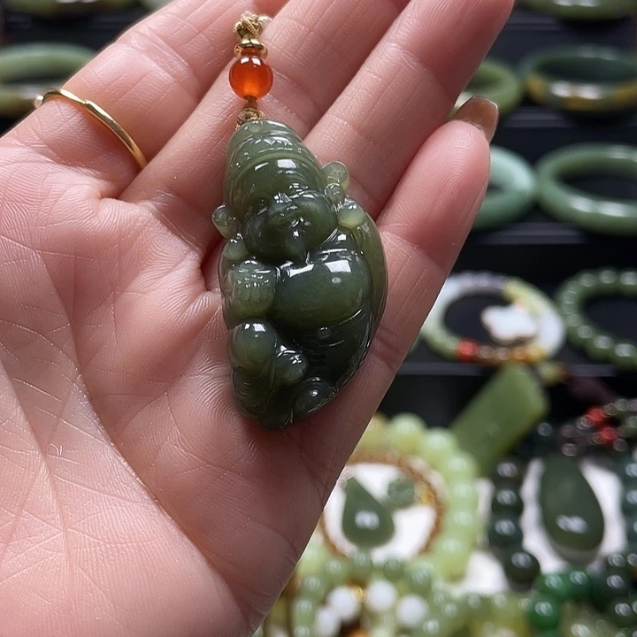 和田玉未镶嵌颈饰