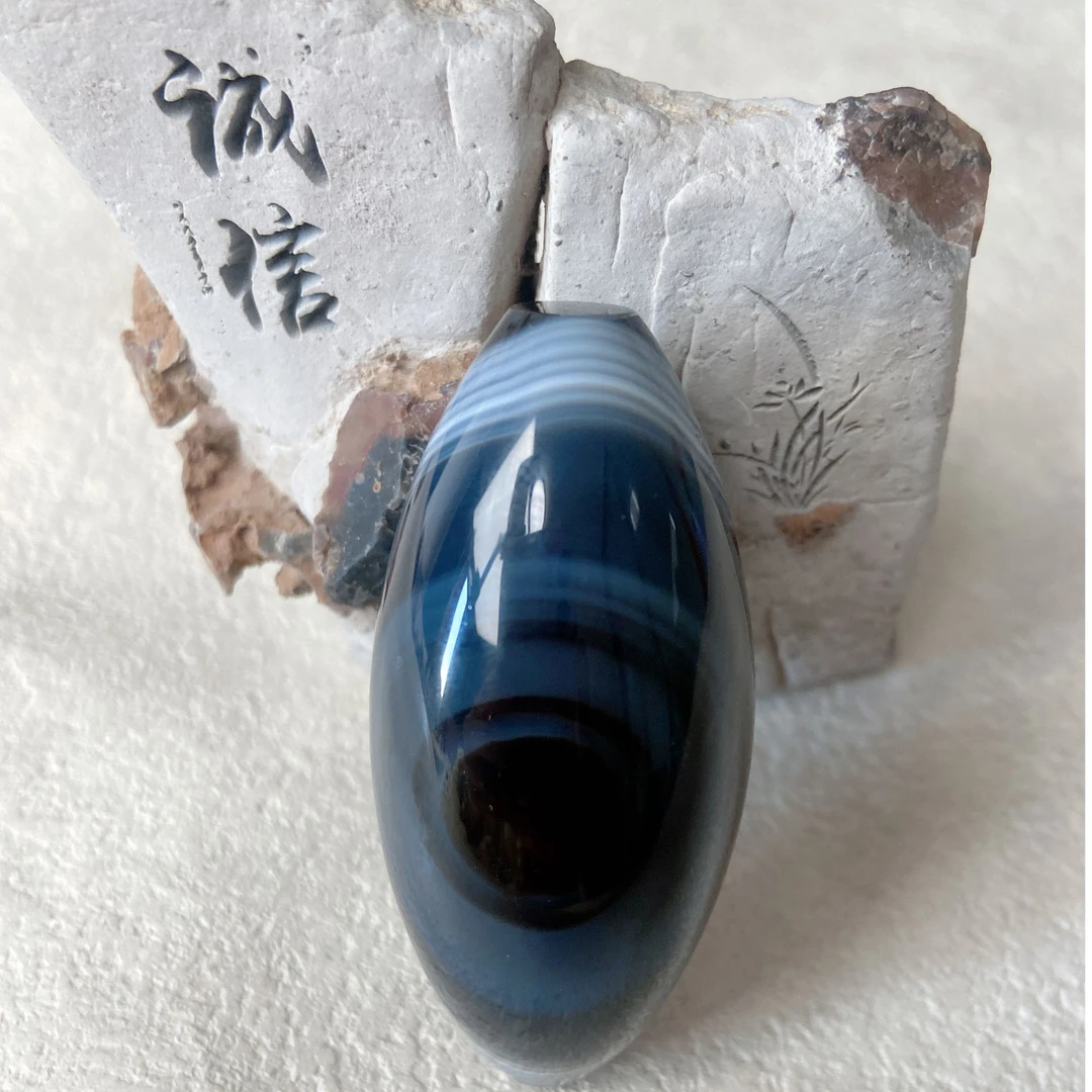 天然玛瑙，蓝沁日月同辉大眼萌锁骨珠