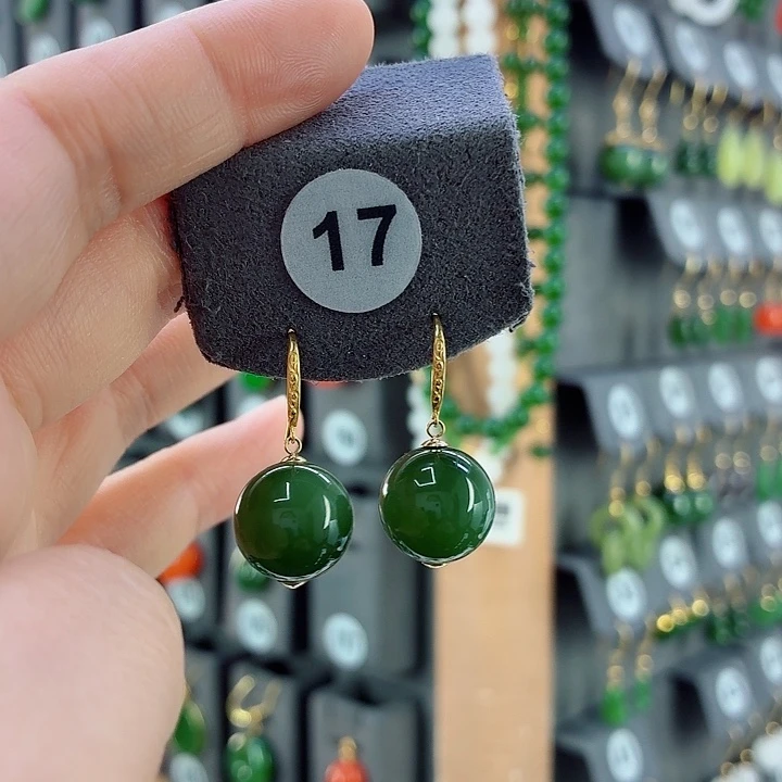 和田玉18K金镶嵌耳饰