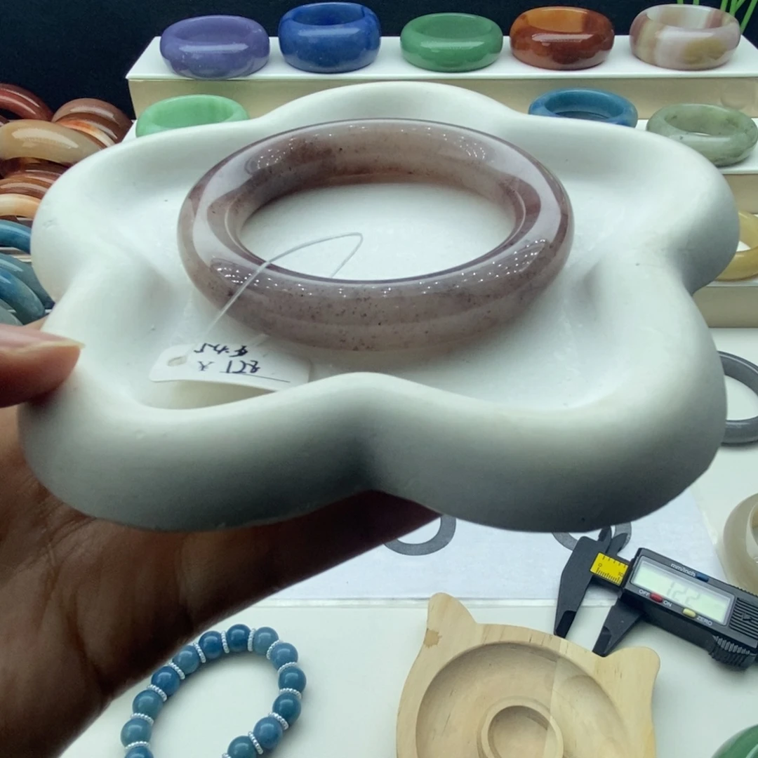 石英岩玉未镶嵌手镯