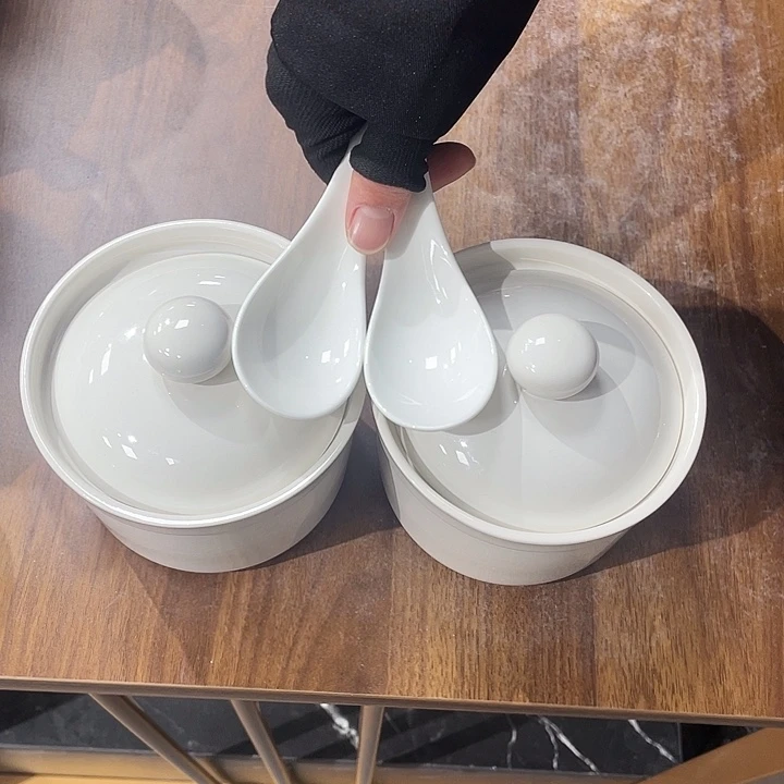 白瓷餐盘餐盘餐盘