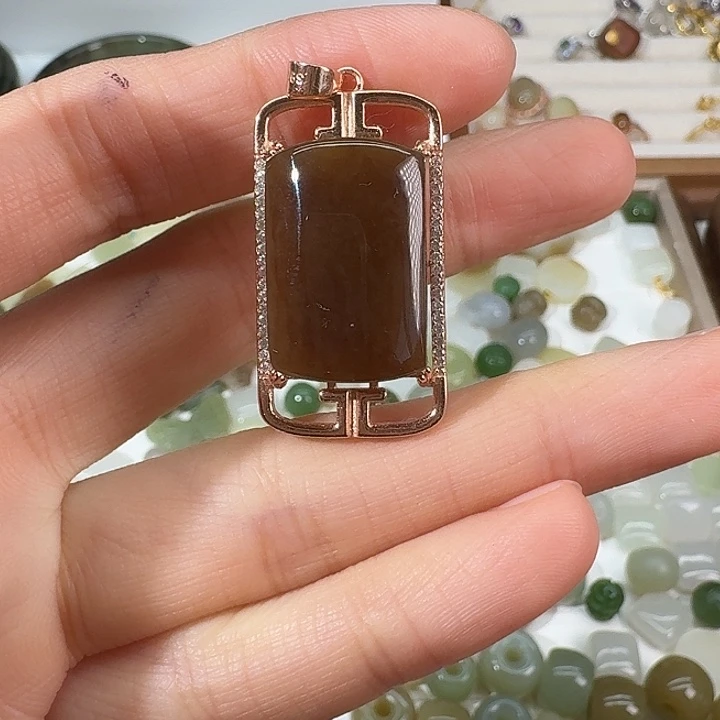 和田玉（糖玉）未镶嵌颈饰