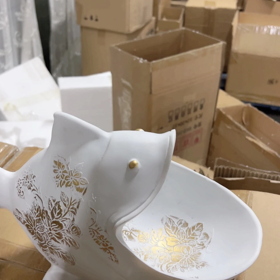 红陶红陶红陶红陶白色大嘴鱼