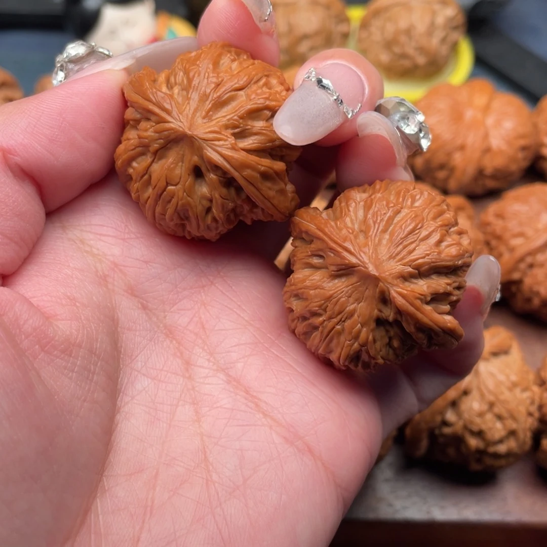 文玩核桃吊坠请****·全品，山地磨37