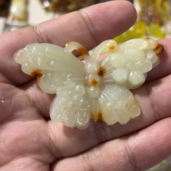 岫玉未镶嵌吊坠(赠链)