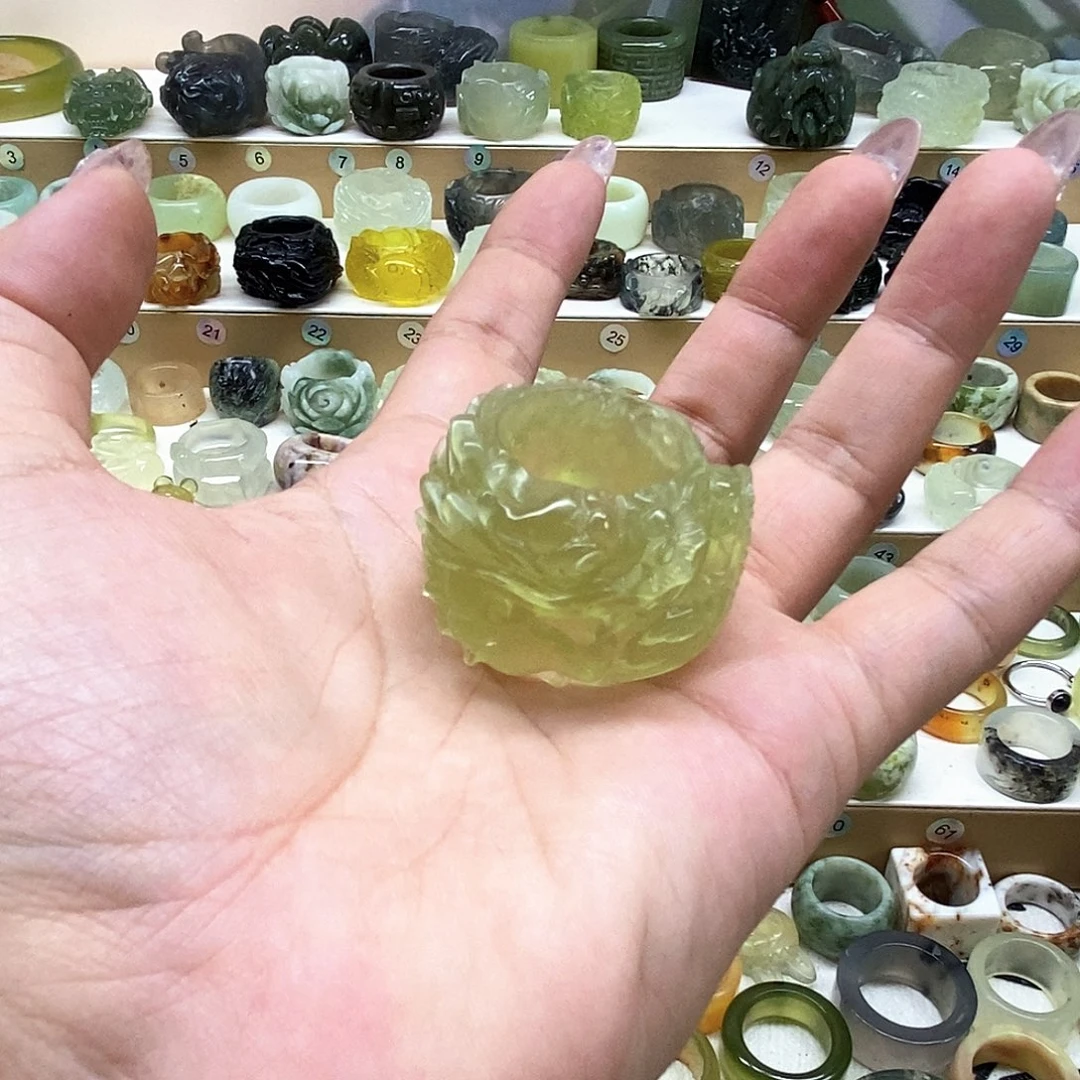 茉***莉未镶嵌岫玉天然玉石戒指