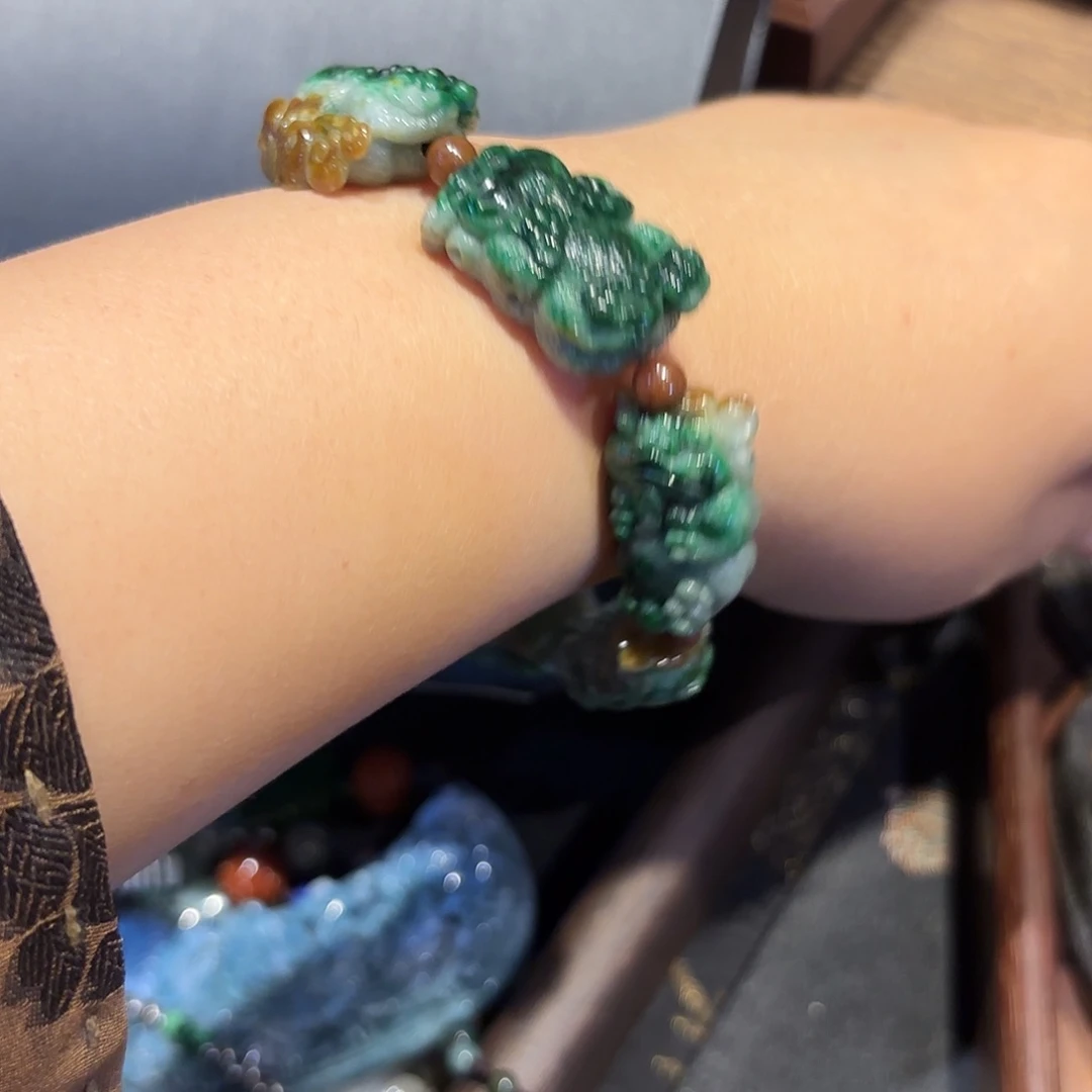 过***梦翡翠未镶嵌颈饰原创