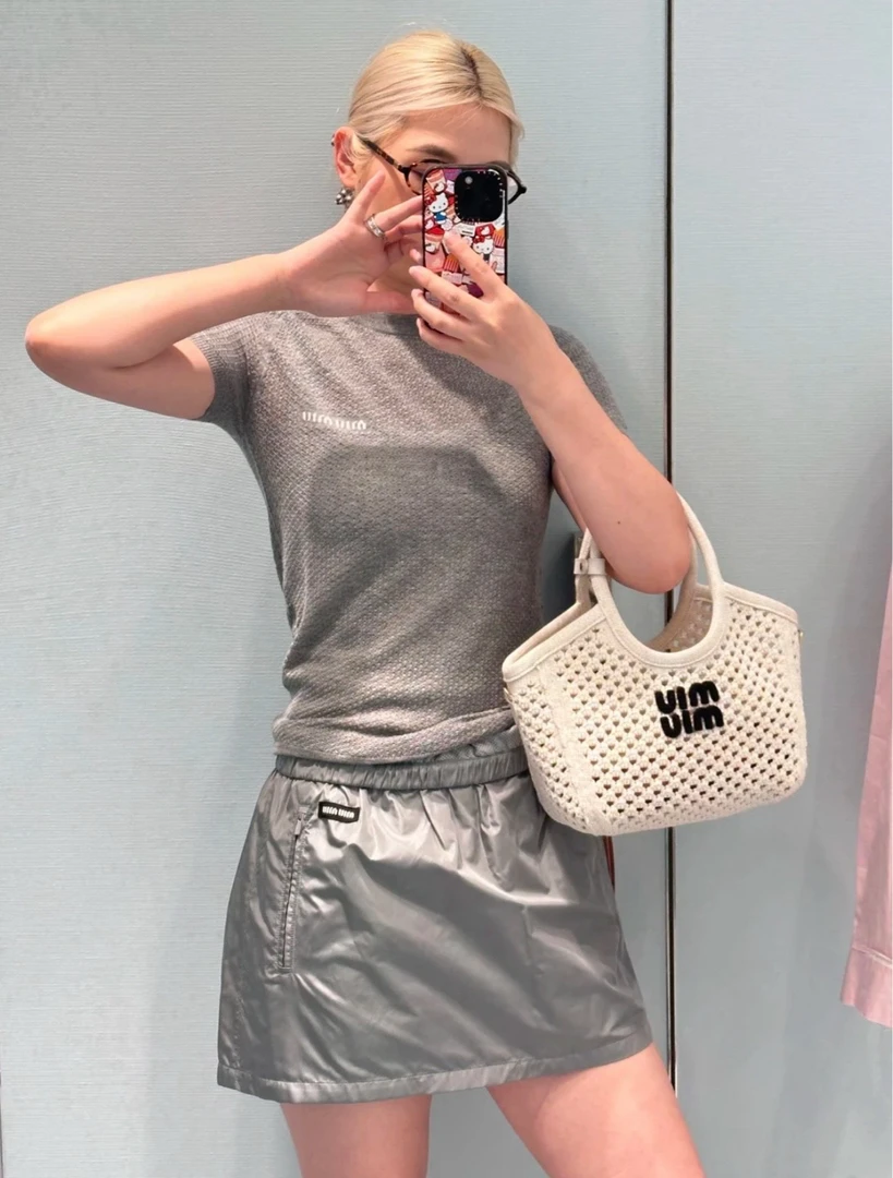 未使用 MIU MIU/缪缪 SS25 针织徽标 短裙36码 04251