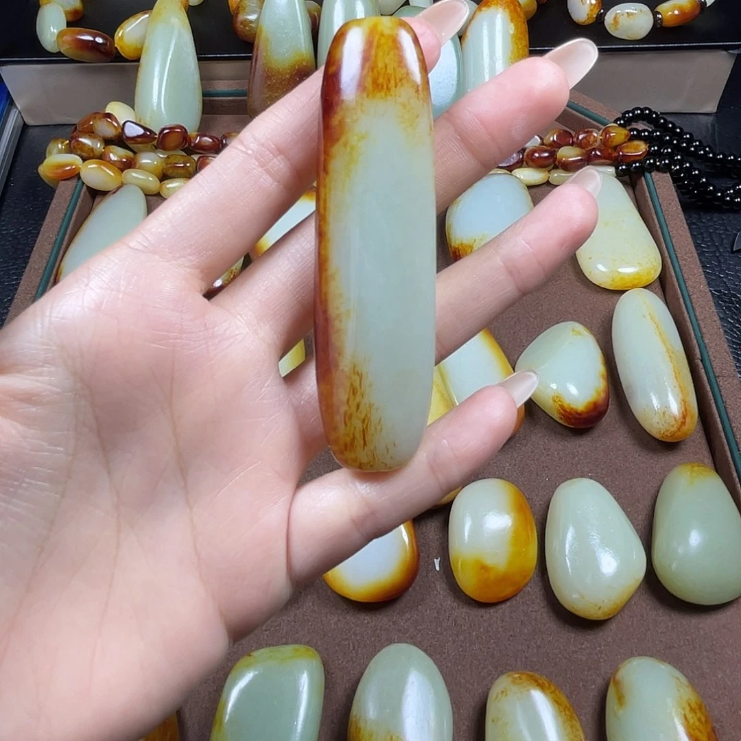 和田玉未镶嵌颈饰安**巅