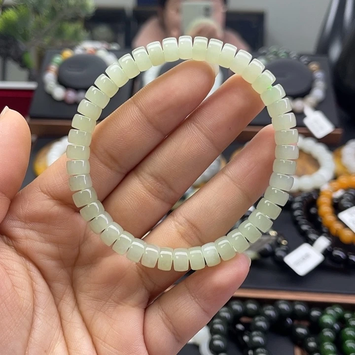 和田玉未镶嵌手串