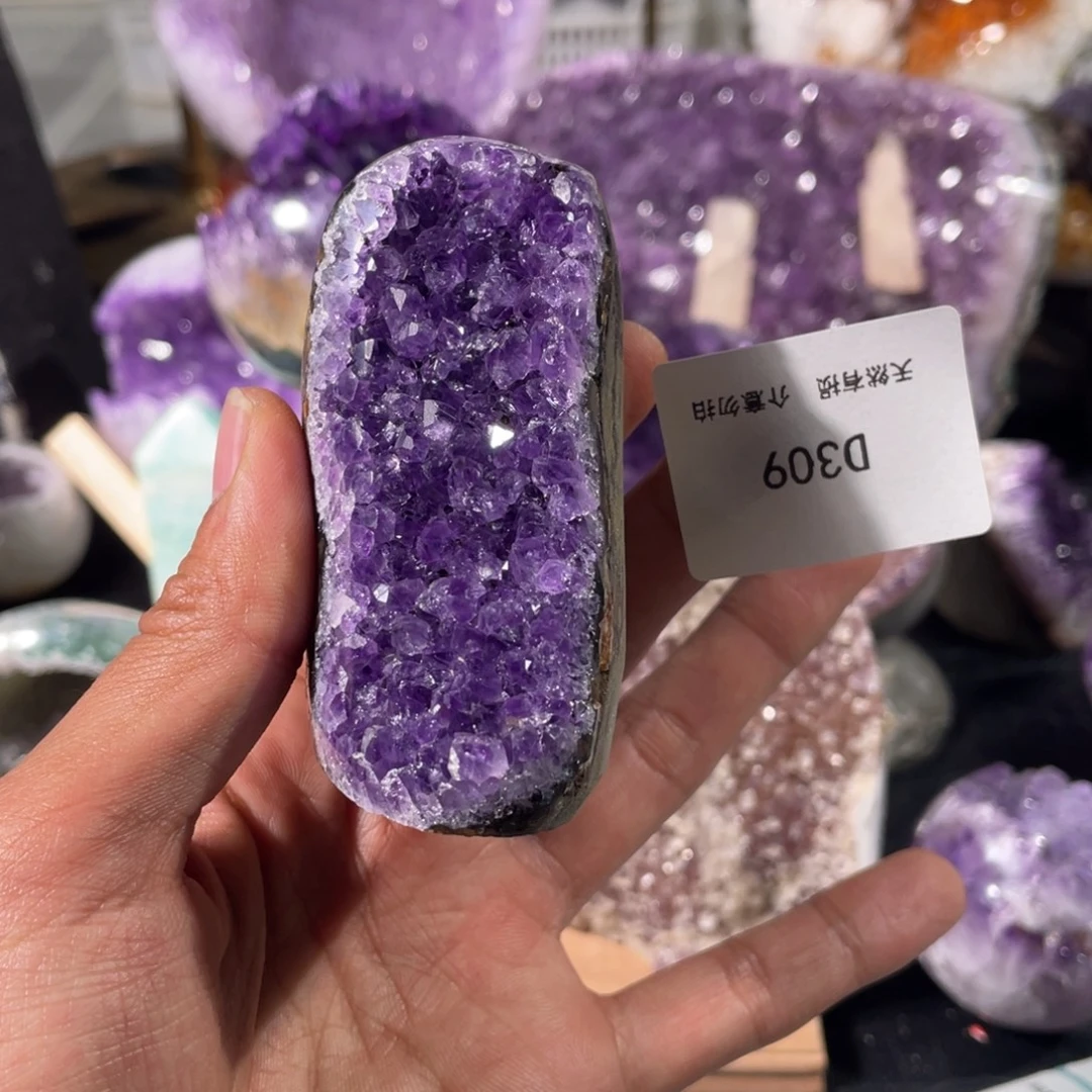 紫晶未镶嵌大型摆件（非配饰）