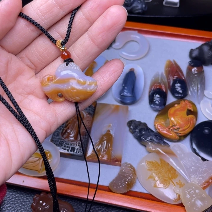 玛瑙/玉髓未镶嵌颈饰