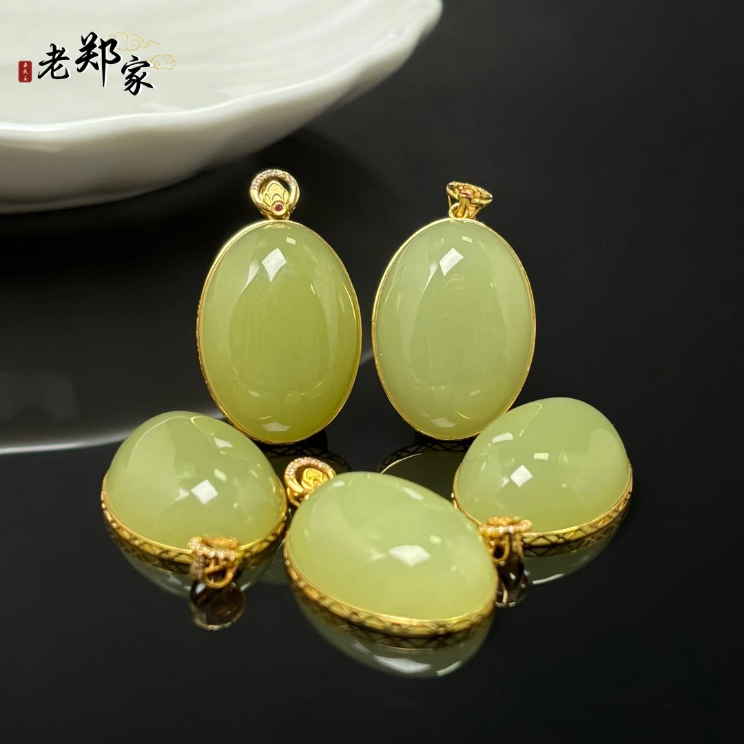【老郑家】18K金和田玉蛋面吊坠3132-1 多样性发一件约24*17*7mm
