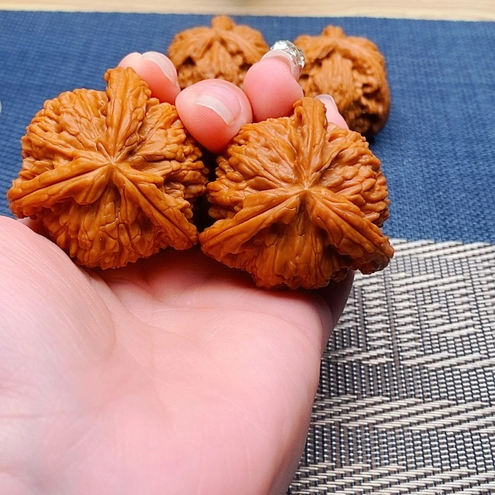 →***←吊坠文玩核桃三棱