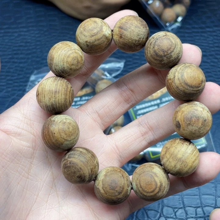 沉香碎屑沉香富森红土