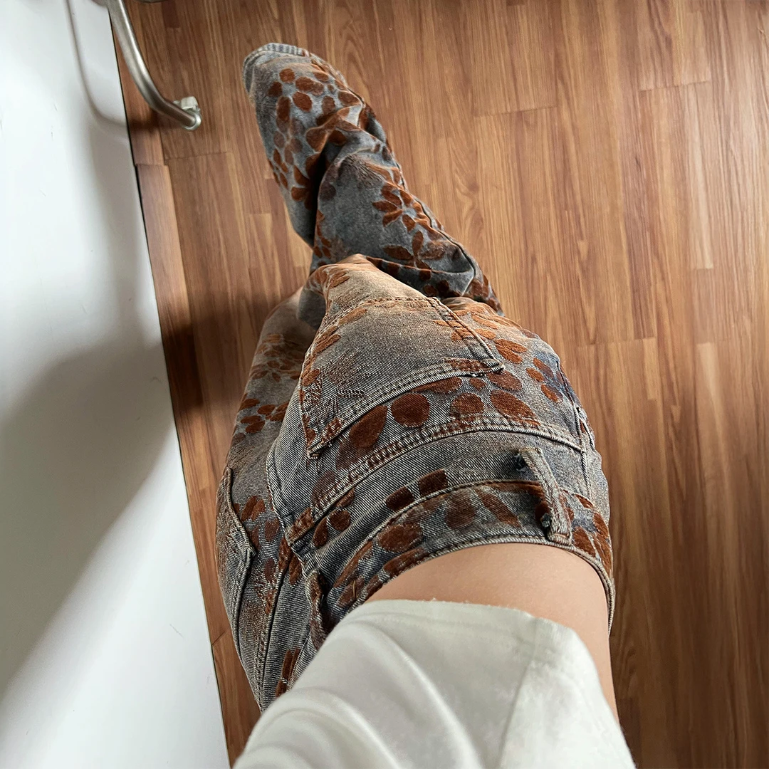 设计感复古提花牛仔裤女2025秋冬加绒大码胖mm宽松垂感阔腿弯刀裤