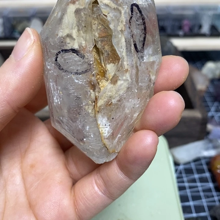 水晶水晶柱未镶嵌找**了