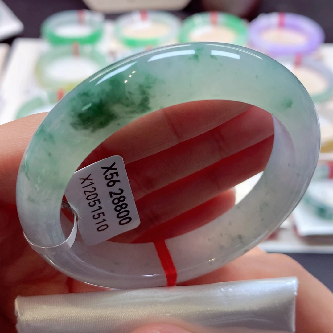 翡翠手镯未镶嵌46正圈77