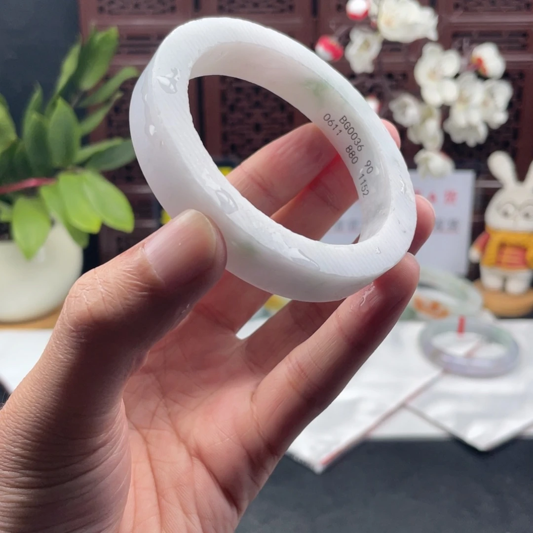 定制翡翠未镶嵌翡翠手镯定制