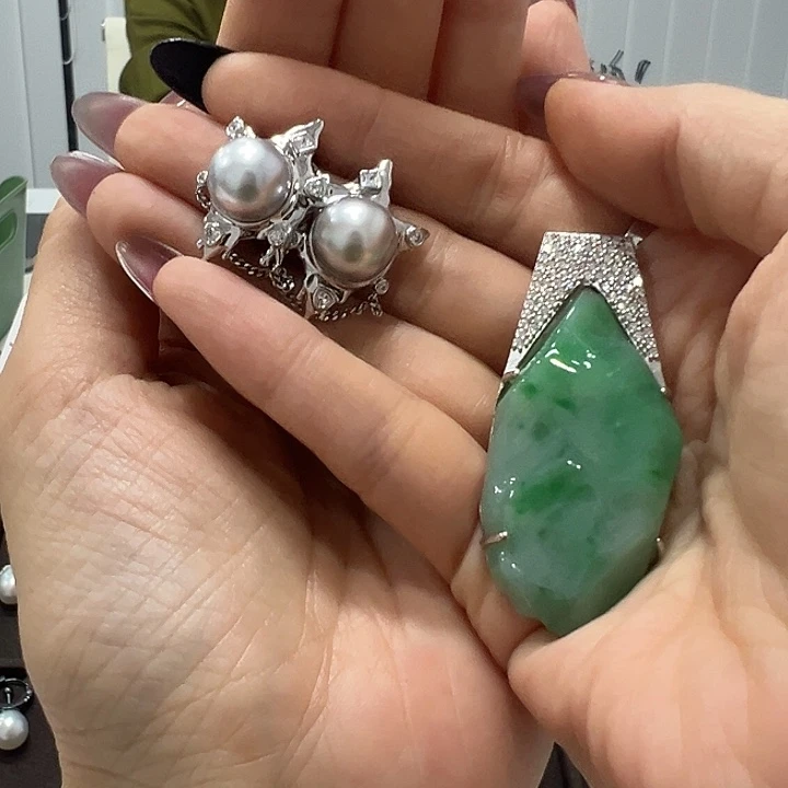 银S925镶嵌耳饰海水珍珠得*嘻