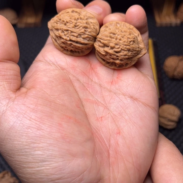 文玩核桃吊坠野生