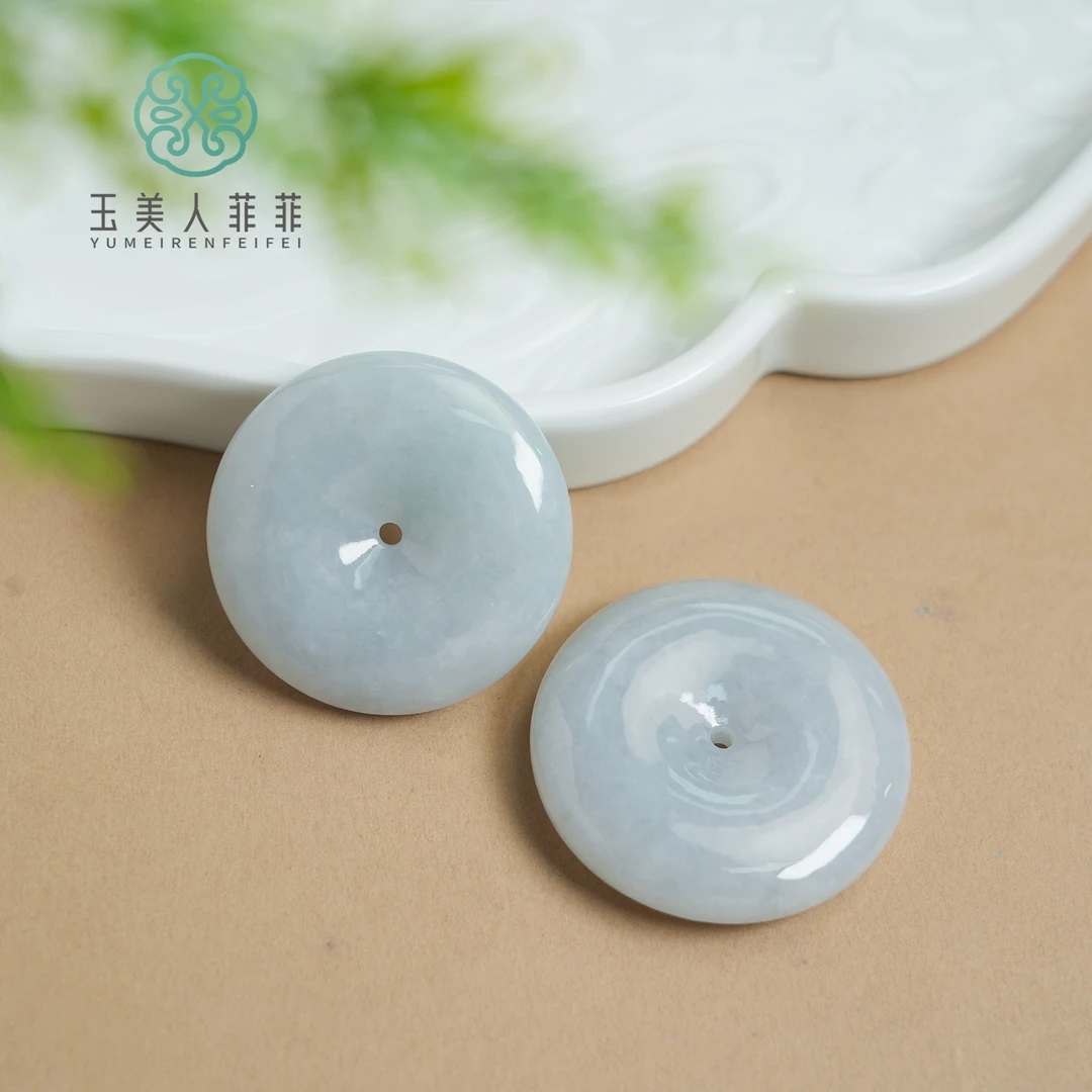 玉美人菲菲/翡翠平安扣吊坠约40*40mm/多样性发一