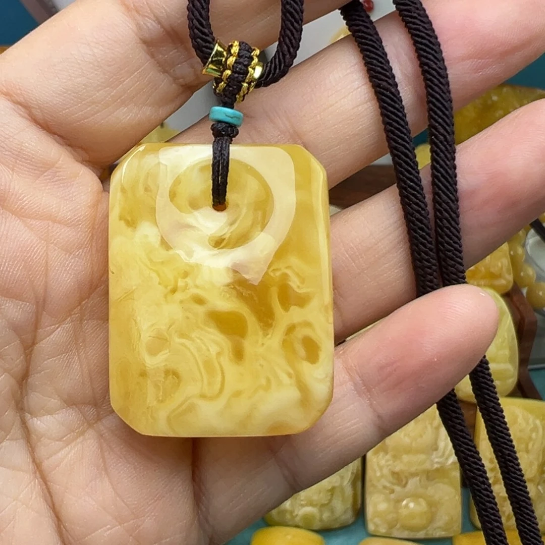 蜜蜡吊坠(赠链)未镶嵌
