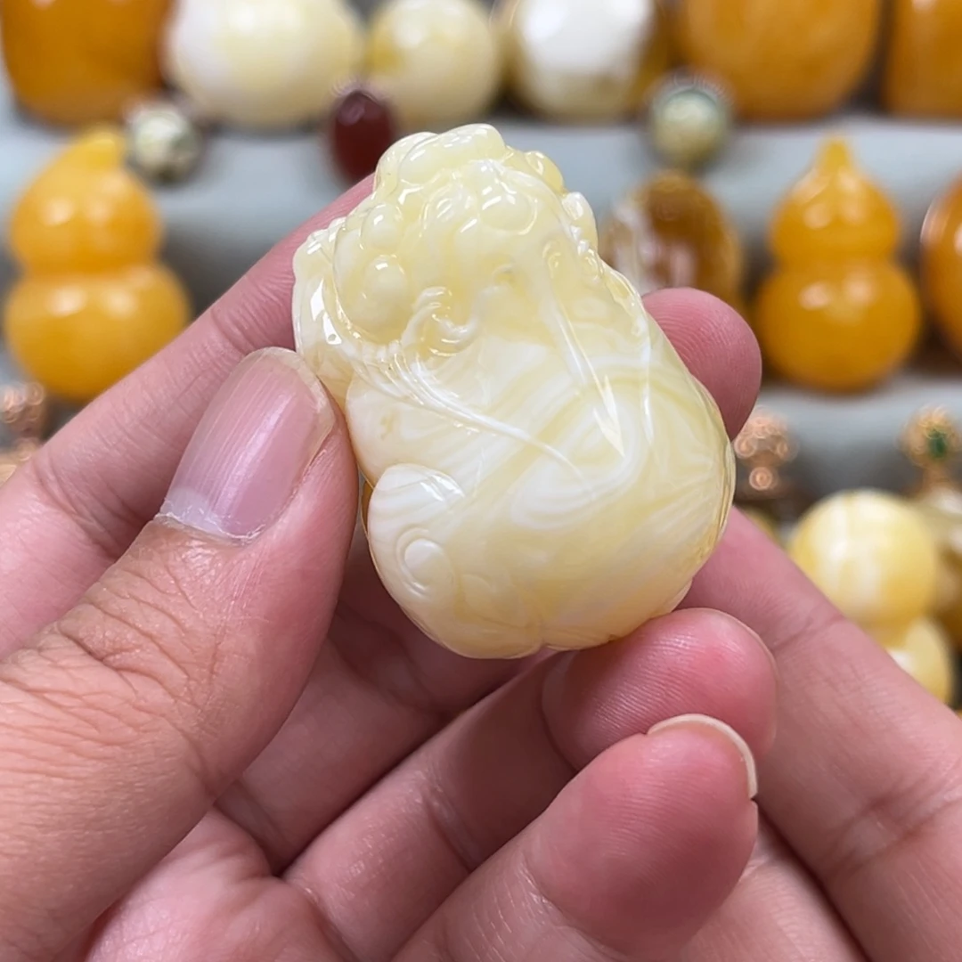 蜜蜡未镶嵌珠宝奇石