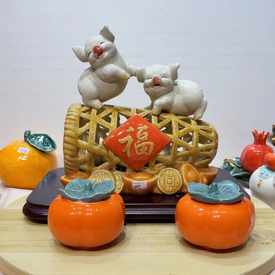 陶瓷猪笼入水摆件