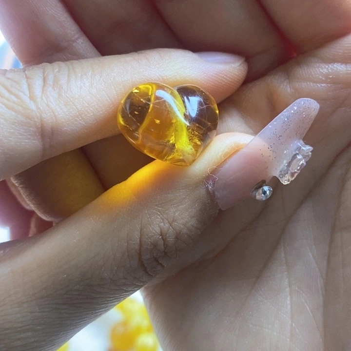 未镶嵌蜜蜡裸石紫**珊瑕疵，小划痕