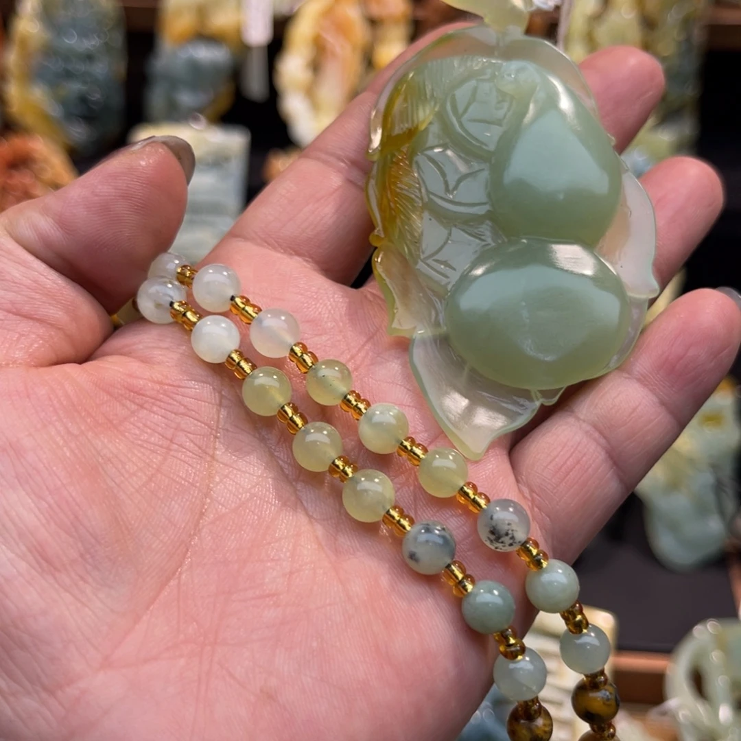 蛇纹石玉未镶嵌吊坠(赠链)