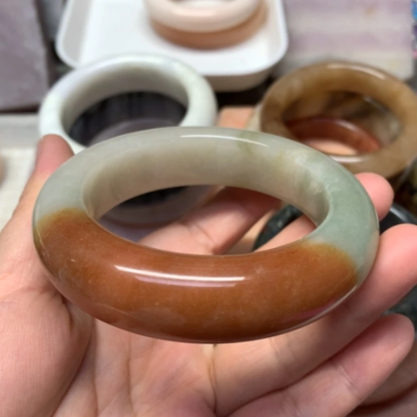 【闪购商品】未镶嵌手镯（圆镯）石英岩玉56