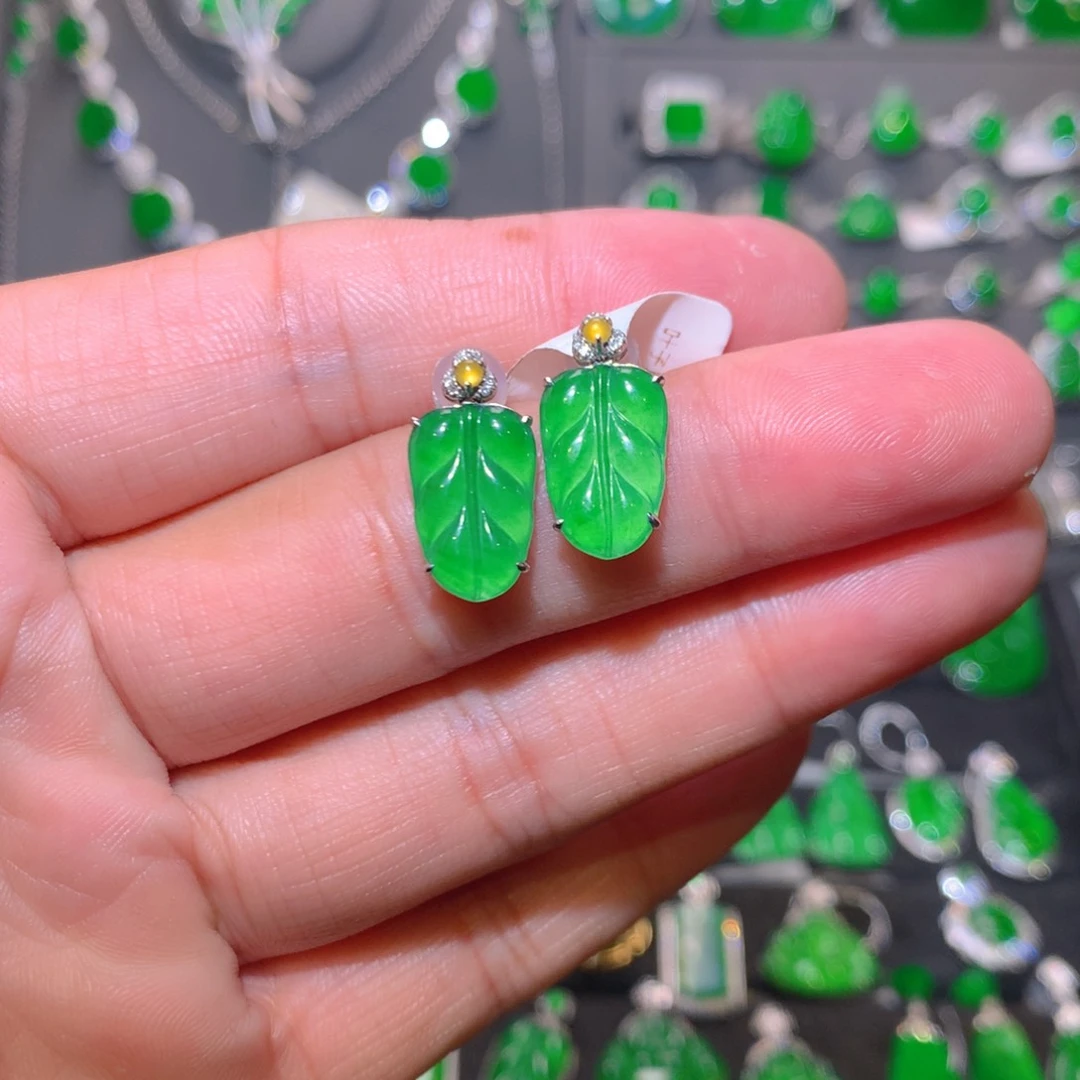 翡翠18K金镶嵌耳钉天然翡翠