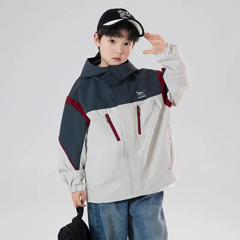 男童外套春秋款2025新款秋季夹克上衣中大儿童秋装男孩户外冲锋衣