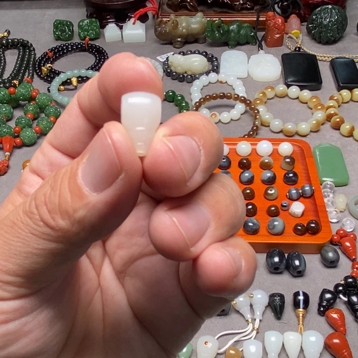 J***e和田玉未镶嵌手链